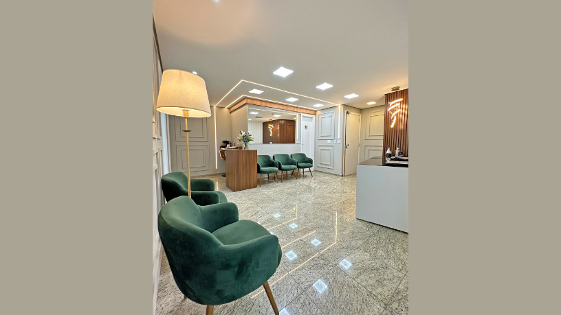 A estética atual está redefinindo a beleza com toques sutis que valorizam identidade e leveza, afirma Milton Seigi Hayashi.