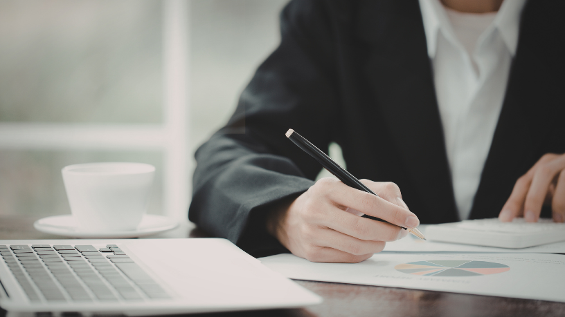 Eduardo Campos Sigiliao explica que organização prévia e compliance reduzem riscos e elevam a segurança jurídica nas contratações.